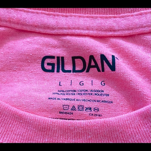 Hot pink shirt - Picture 2 of 2